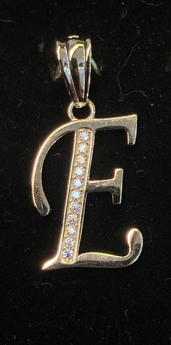 “E” Letter Pendant in 14k Gold