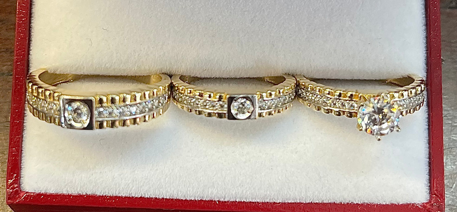 “Uniquely Yours” Wedding Ring Set (REAL 14k Gold)