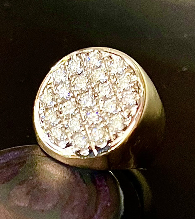 “All Class” Diamond and 14k Gold Ring