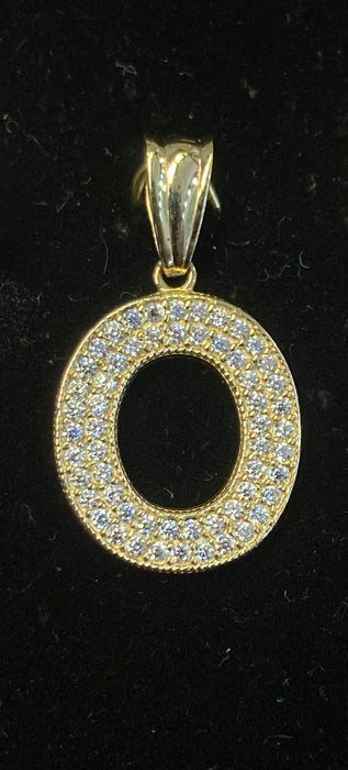 “O” Letter Pendant in 14k Gold